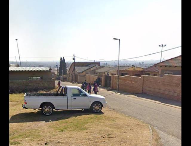 LAND FOR SALE IN NALEDI